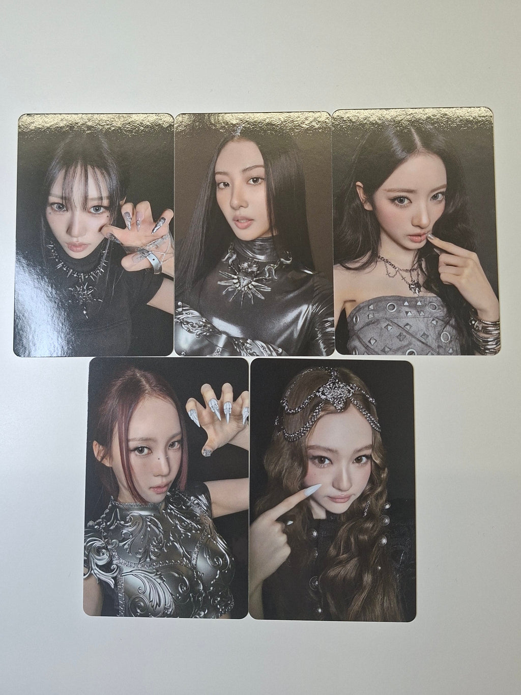 Meovv Bite Now Pop Up Bracelet Photocard