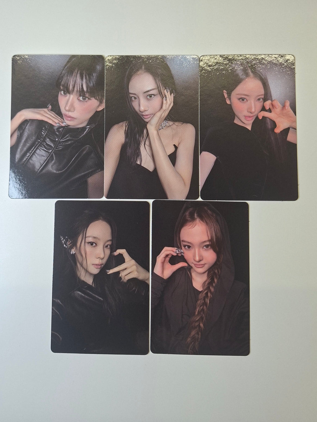 Meovv Bite Now Pop Up Cape Photocard