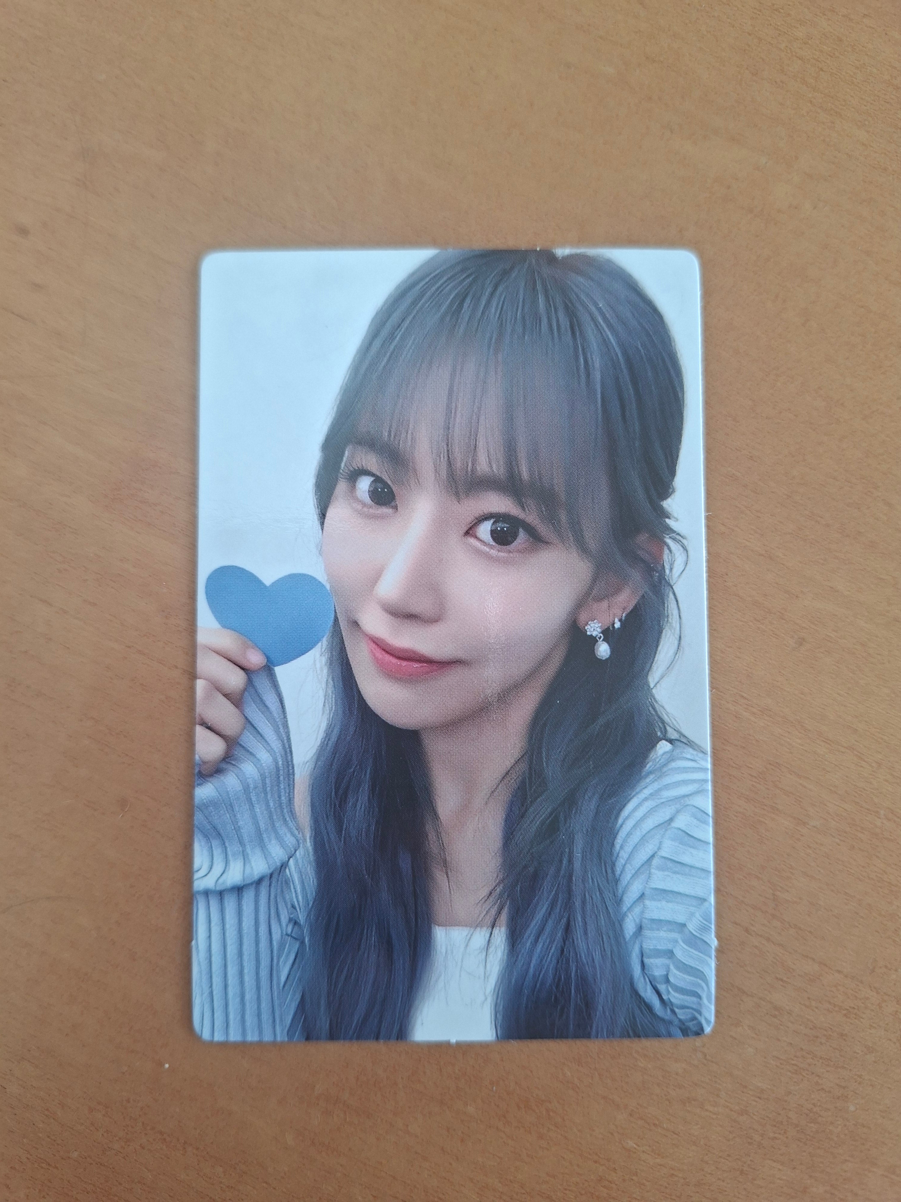 LESSERAFIM Global Fanclub Photocard