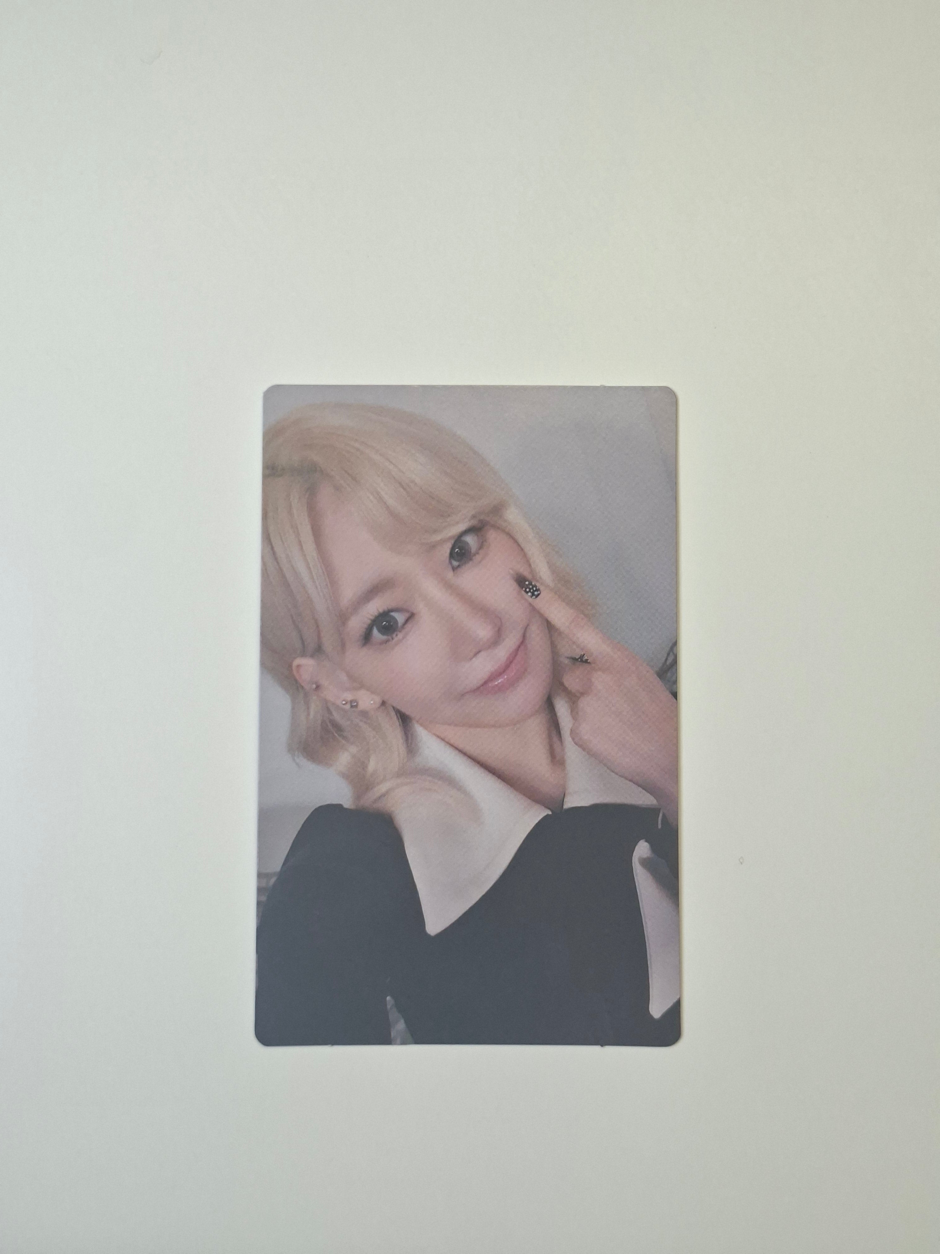 Lesserafim Crazy Japanese Version Album Photocard