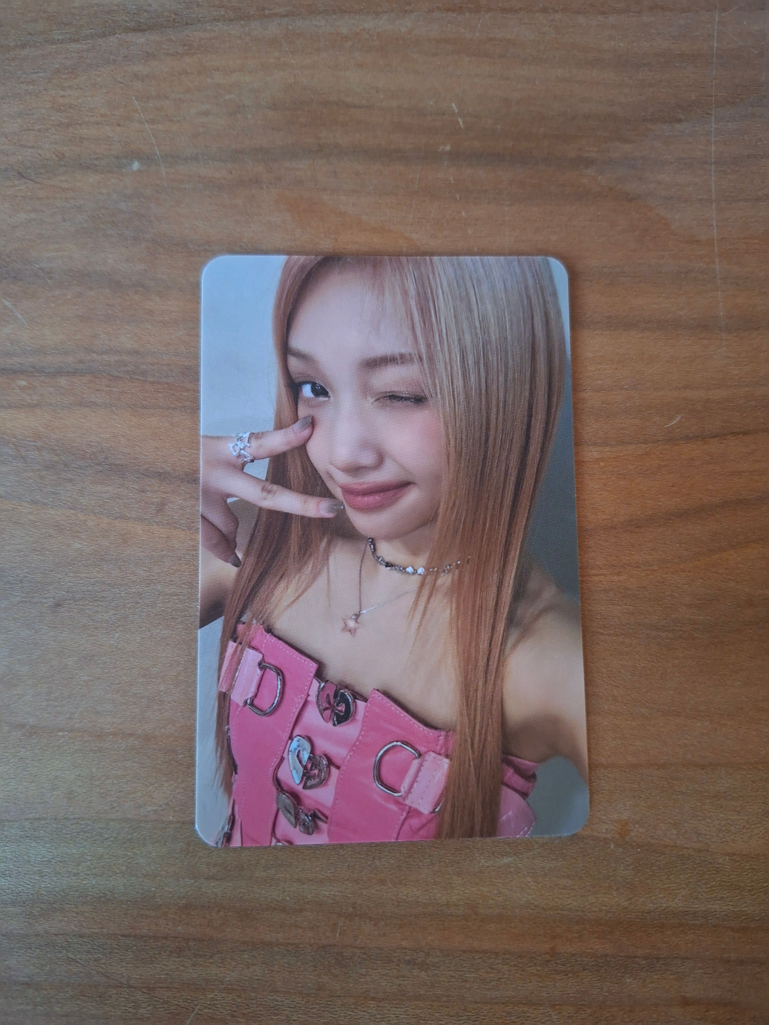 We Unis Pop up Store Photocard Set