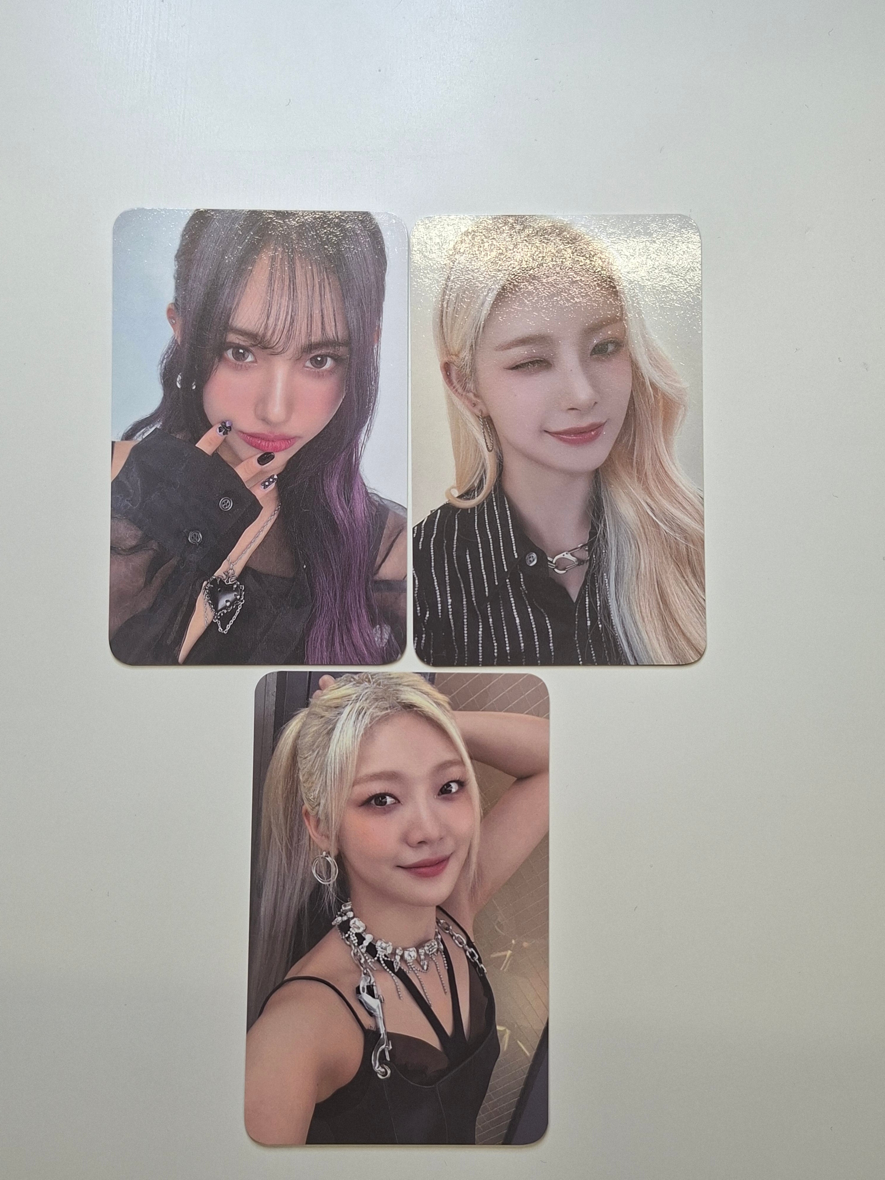 Everglow Europe Tour Photocard Set