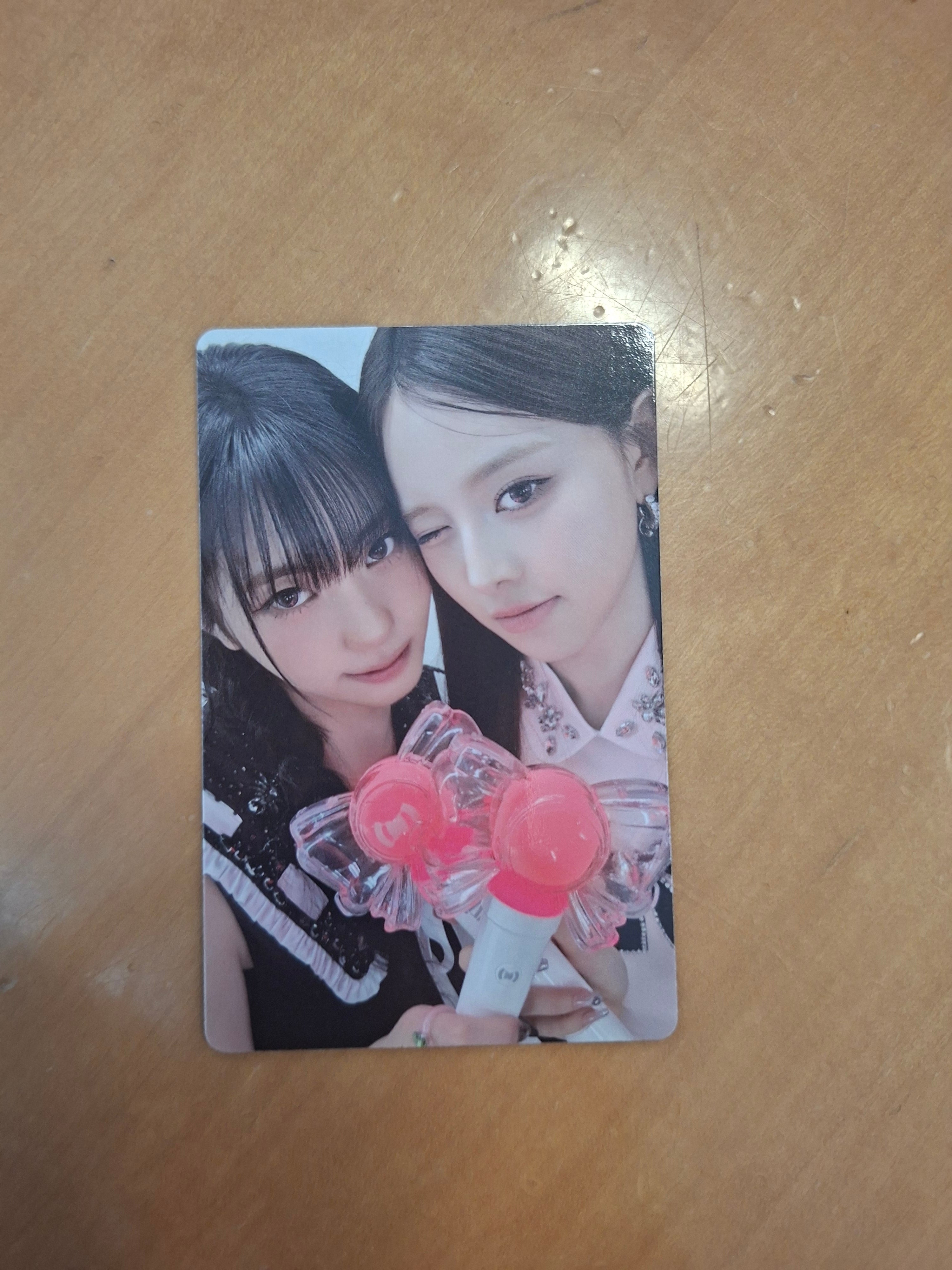 Izna Lightband Photocard