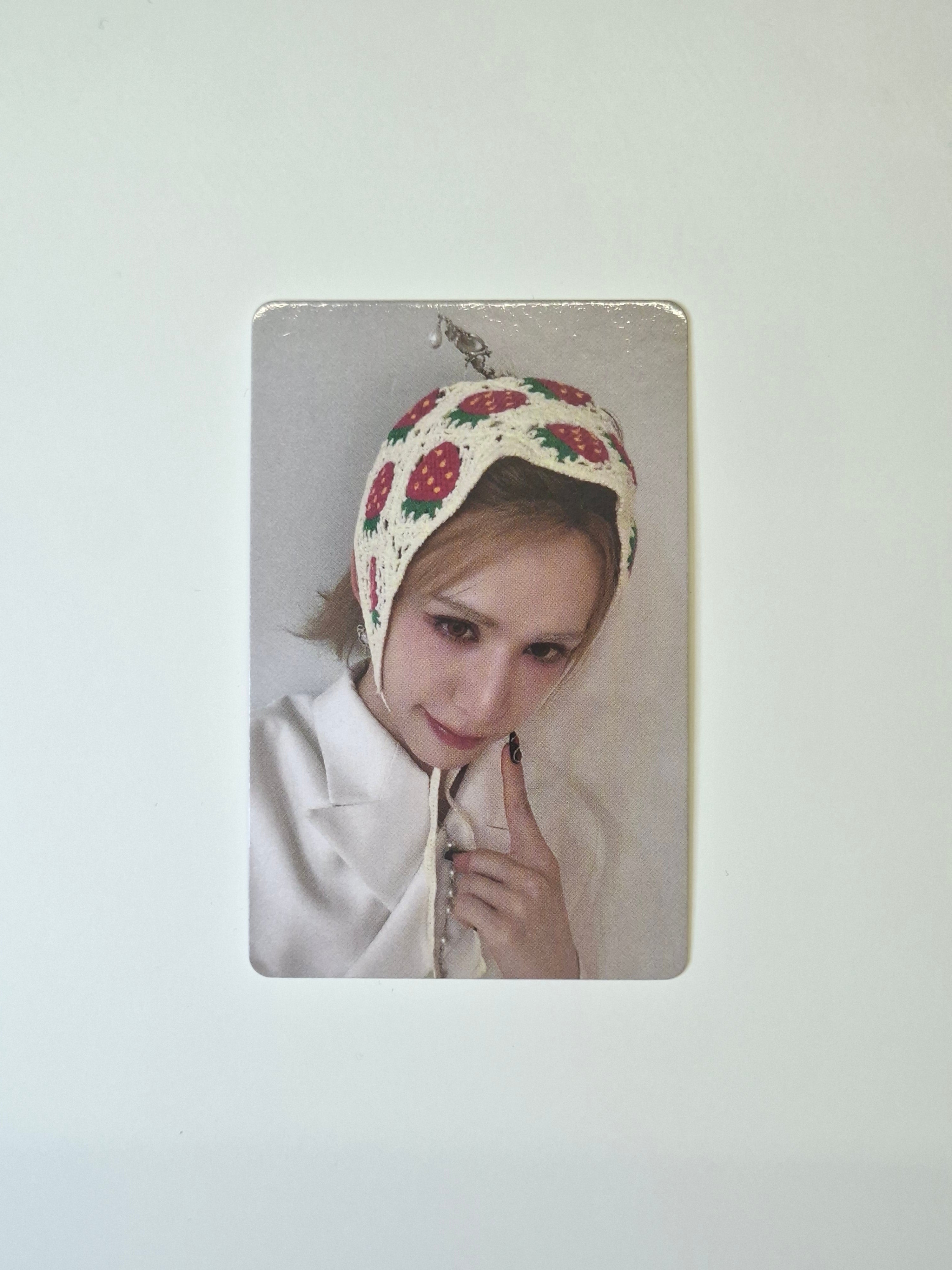Xlov I One Fanplee Fansign Photocard