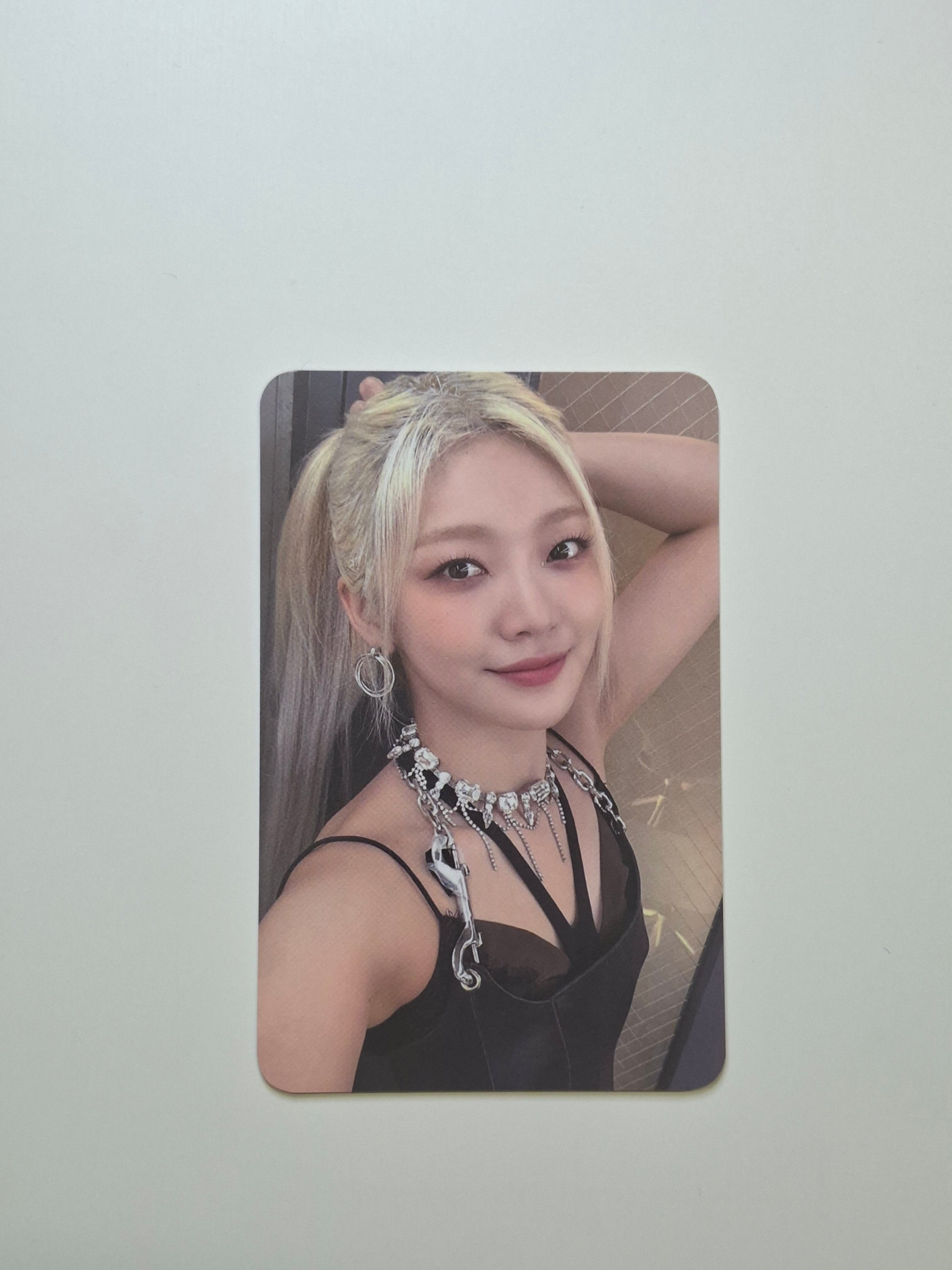 Everglow Europe Tour Photocard Set