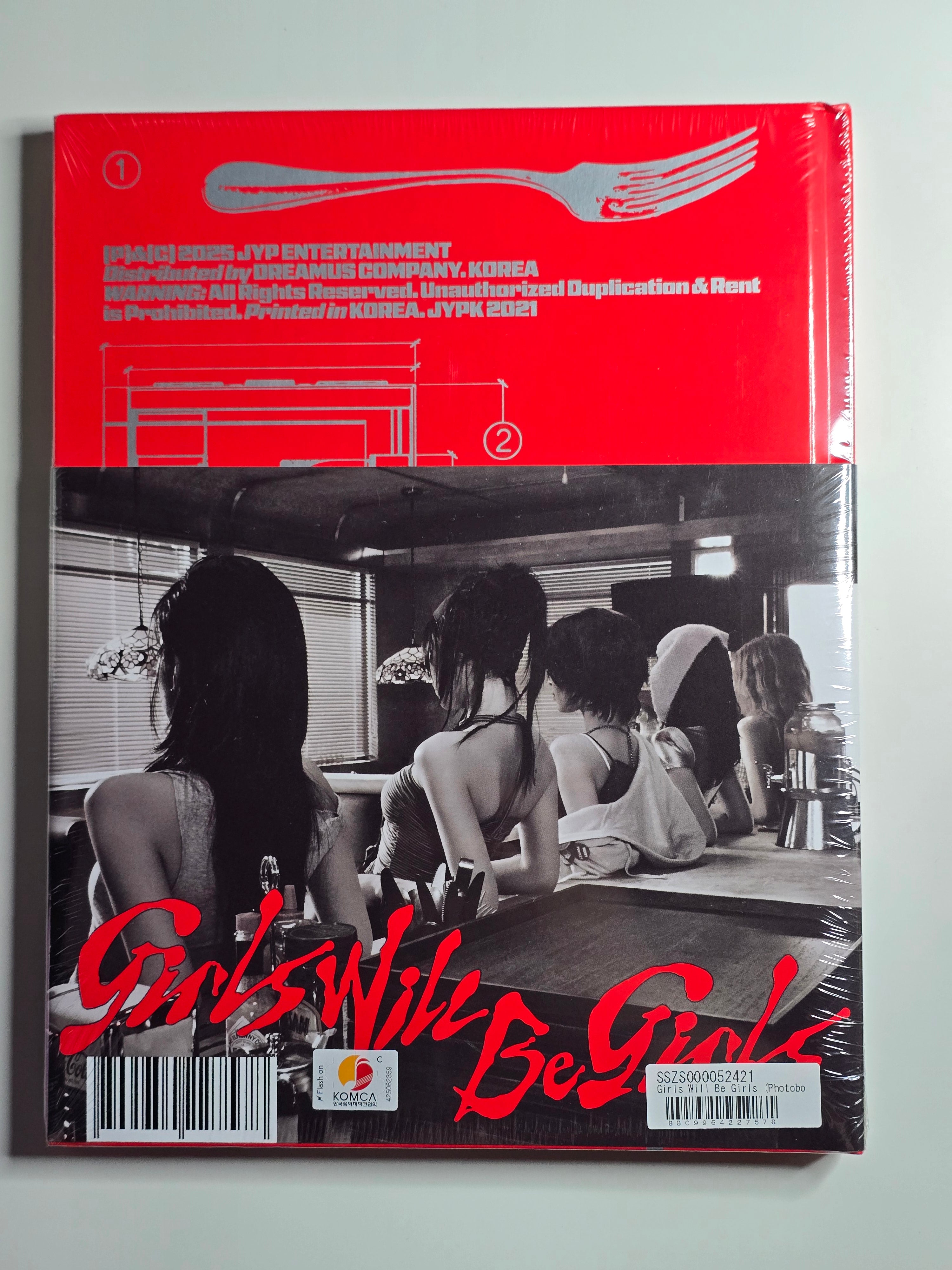 Itzy Girls Will Be Girls Photobook Version