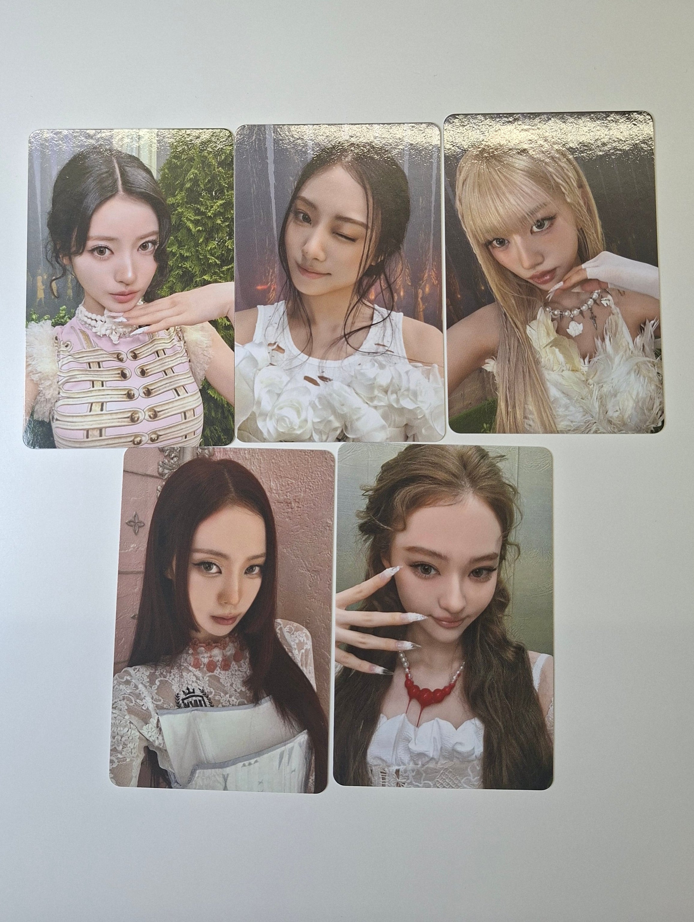 Meovv Bite Now Pop Up Collect Case Photocard