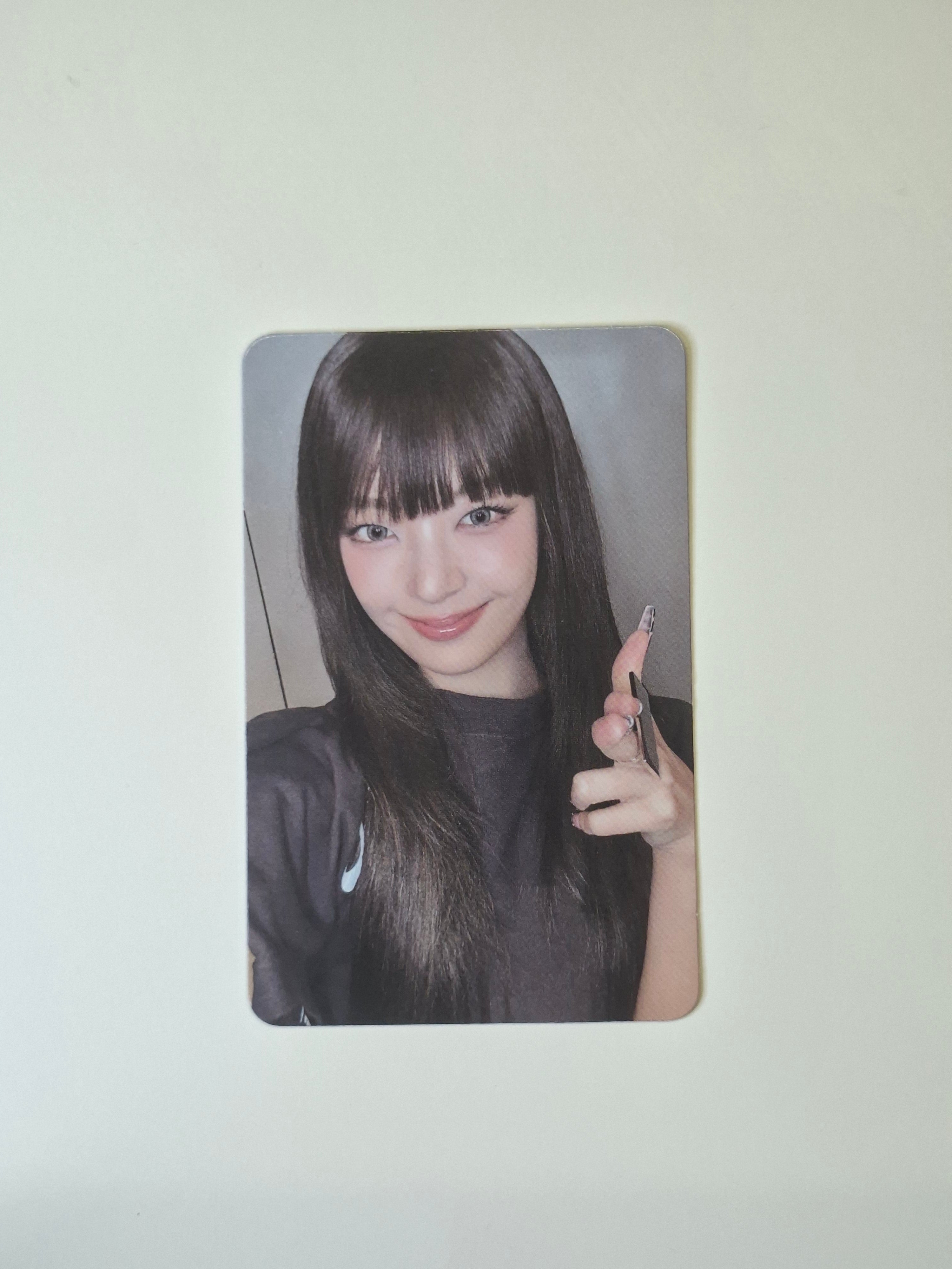 Itzy Tunnel Vision Photobook Album Photocard