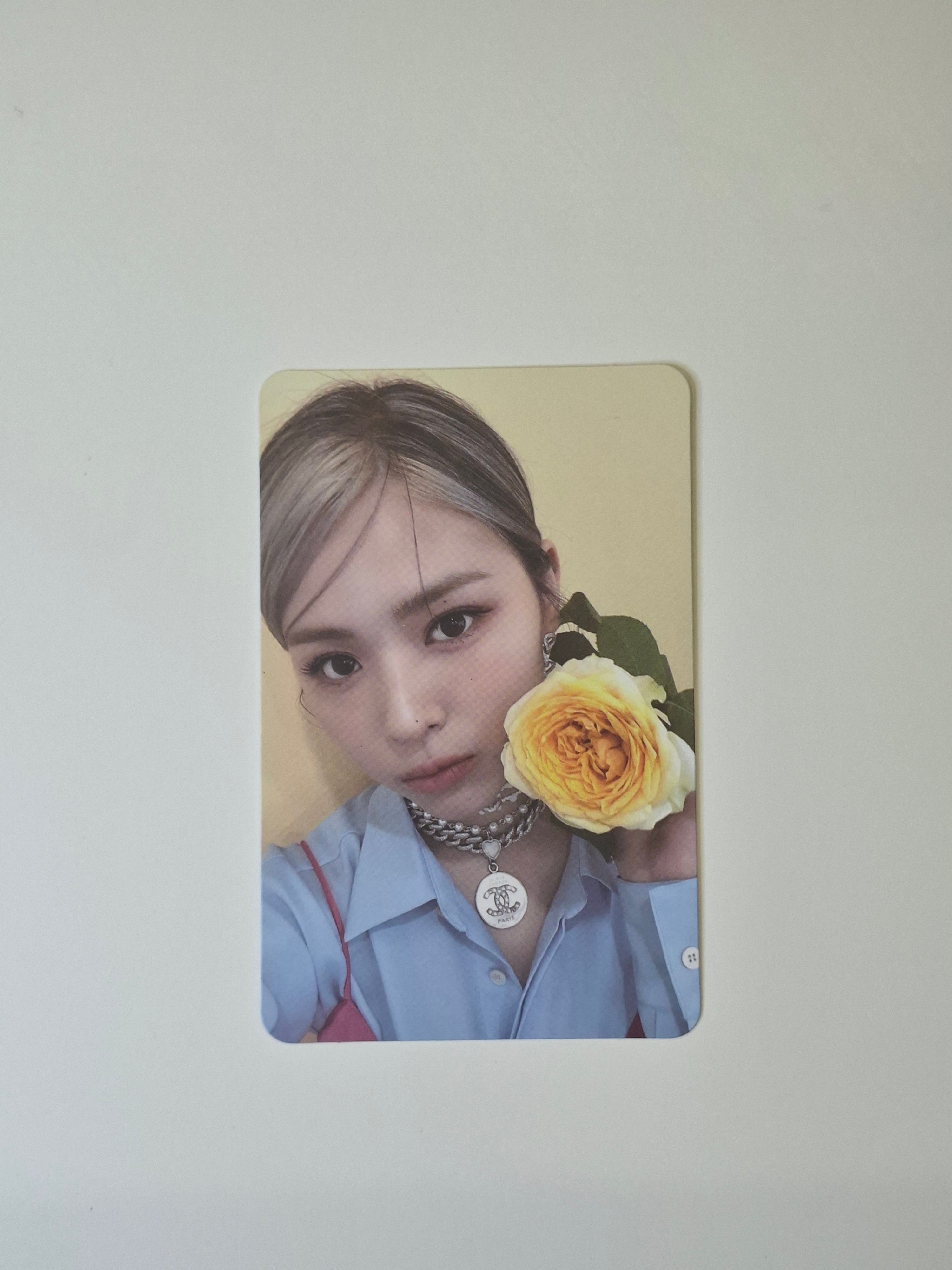 Itzy Crazy in Love Album Photocard