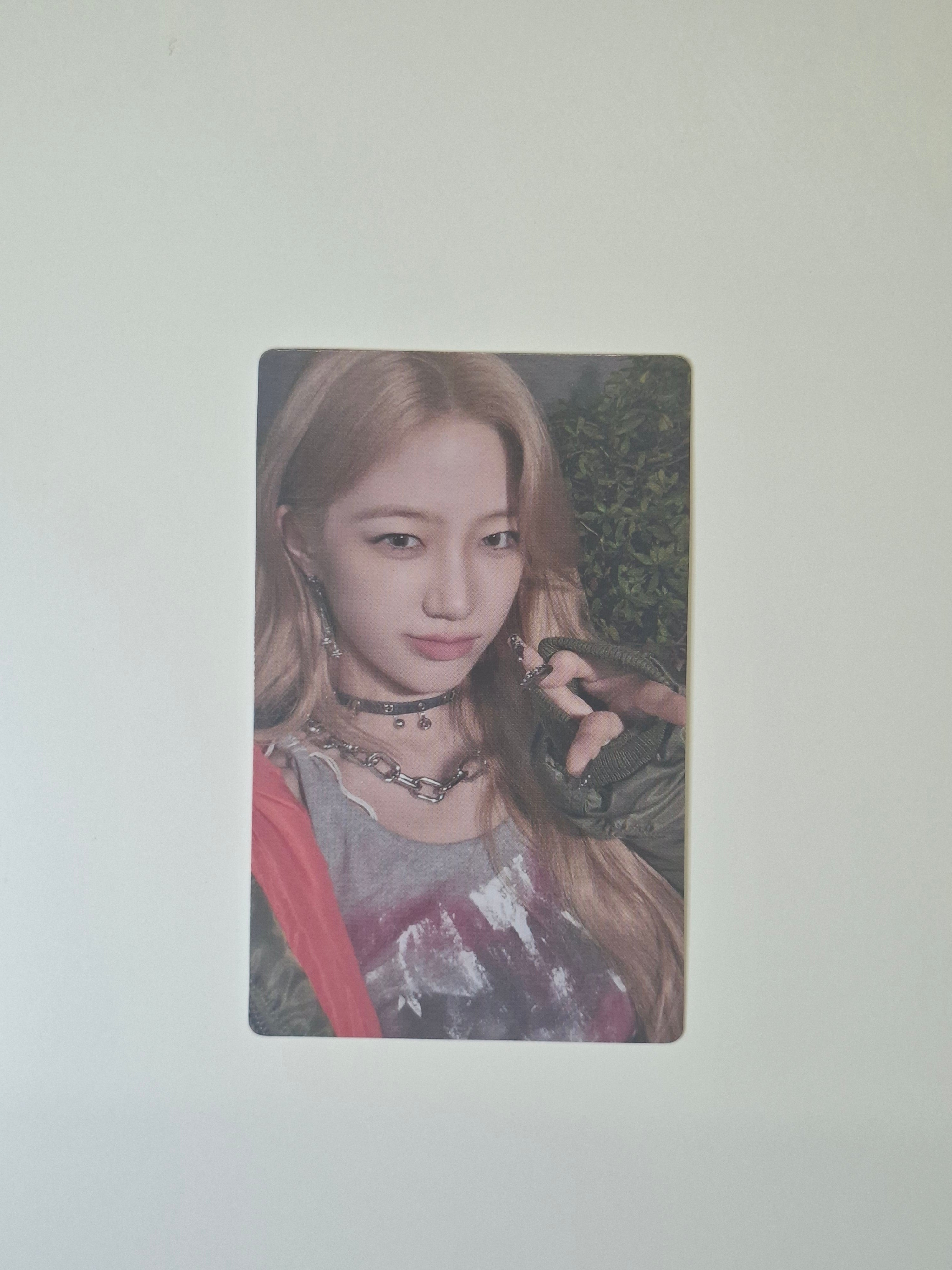 Lesserafim Different Album Photocard