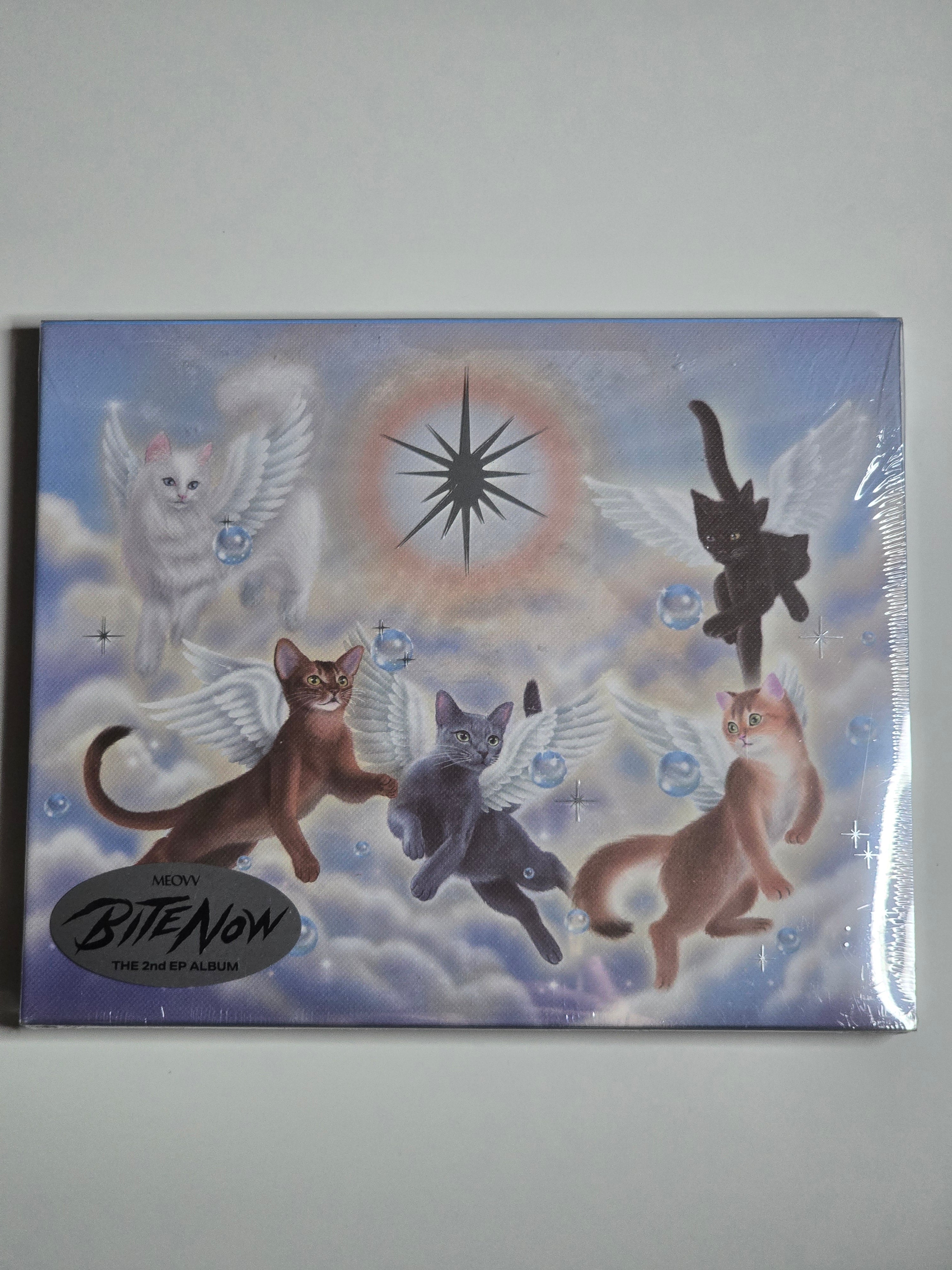 Meovv Bite Now Photobook Version