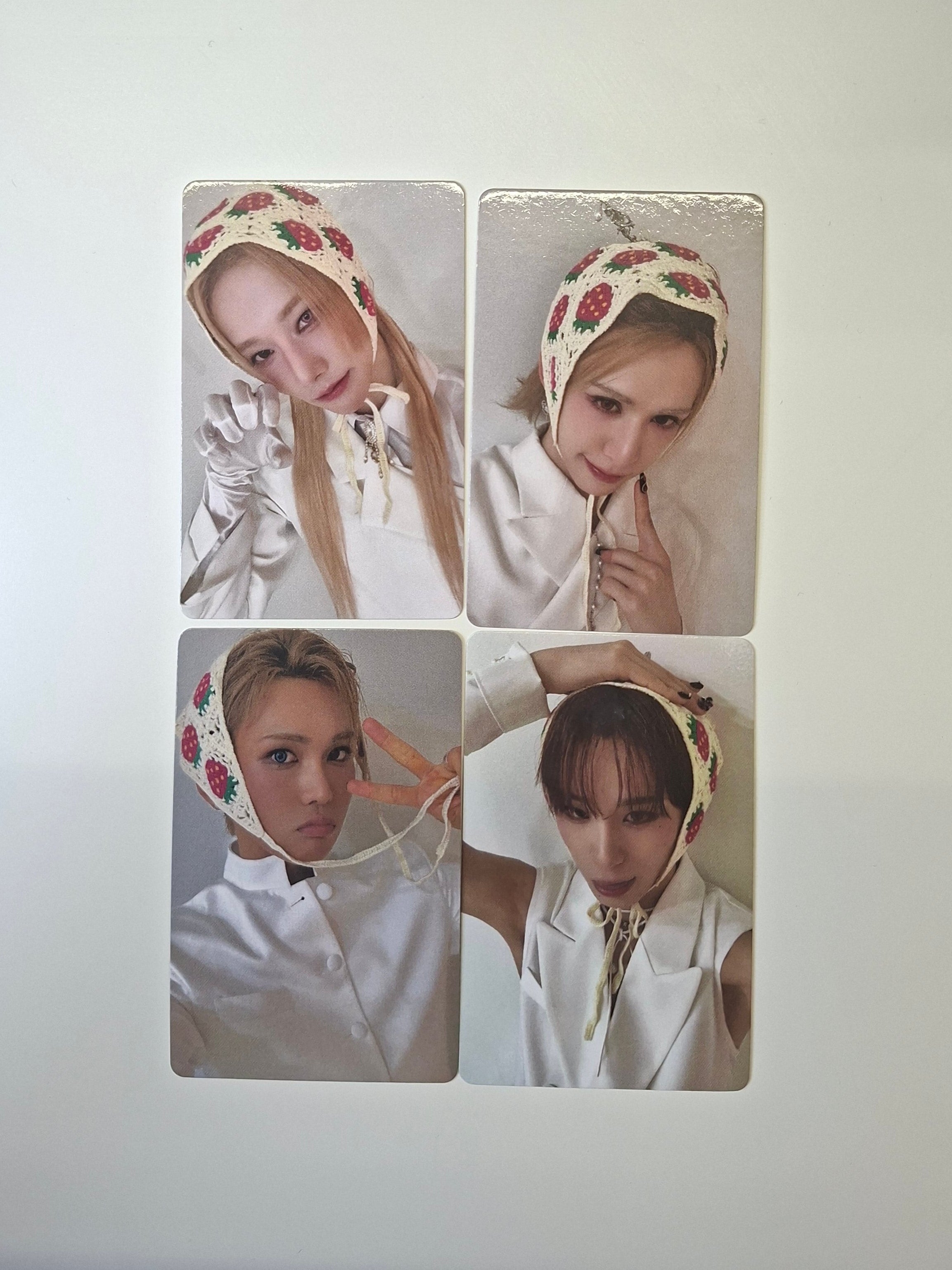 Xlov I One Fanplee Fansign Photocard