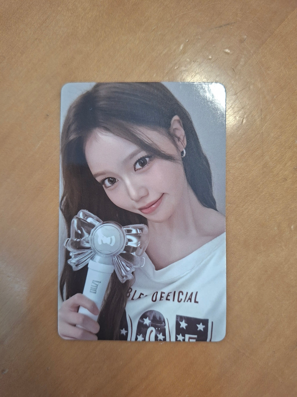 Izna Lightstick Photocard