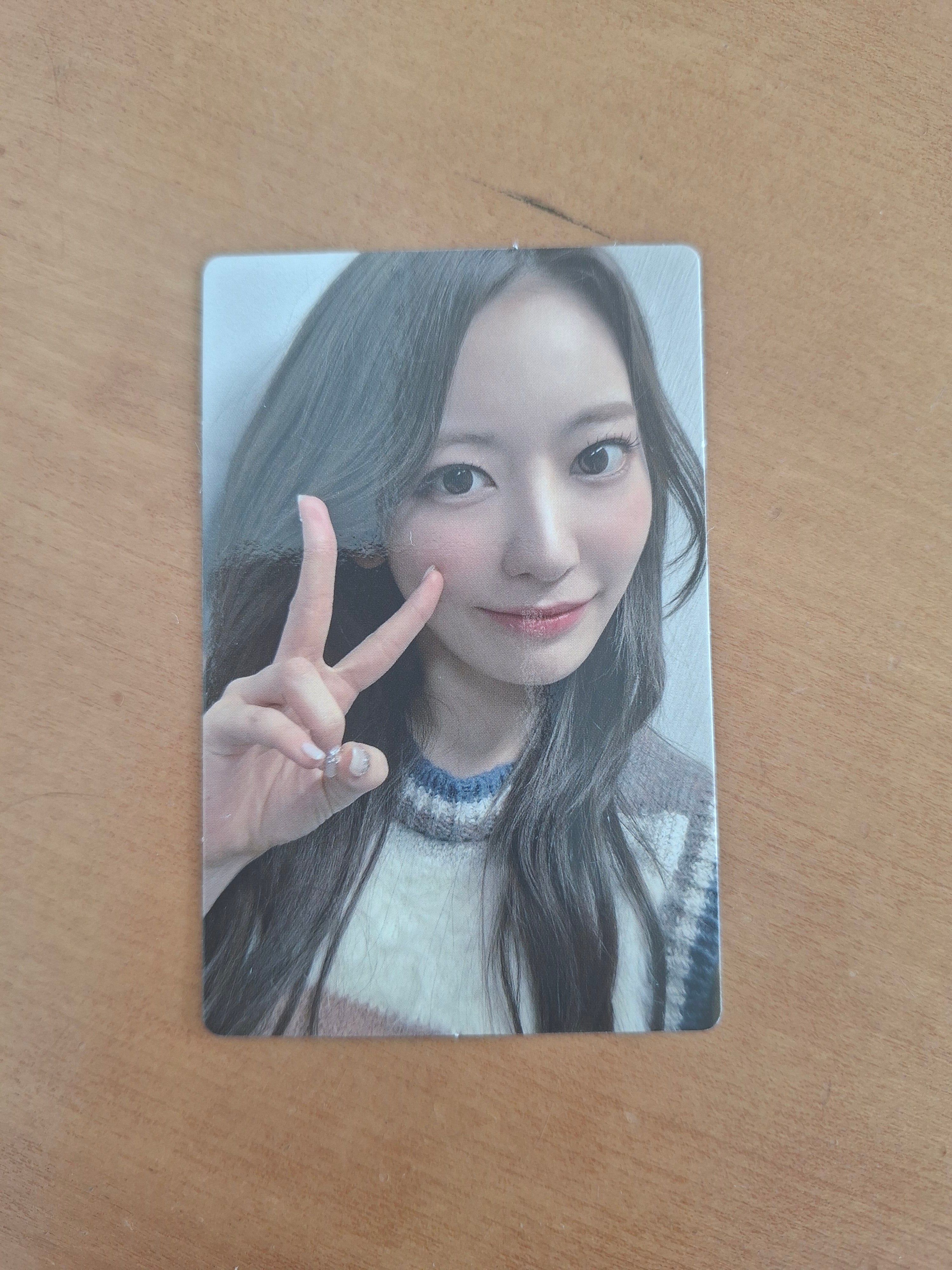 LESSERAFIM Global Fanclub Photocard