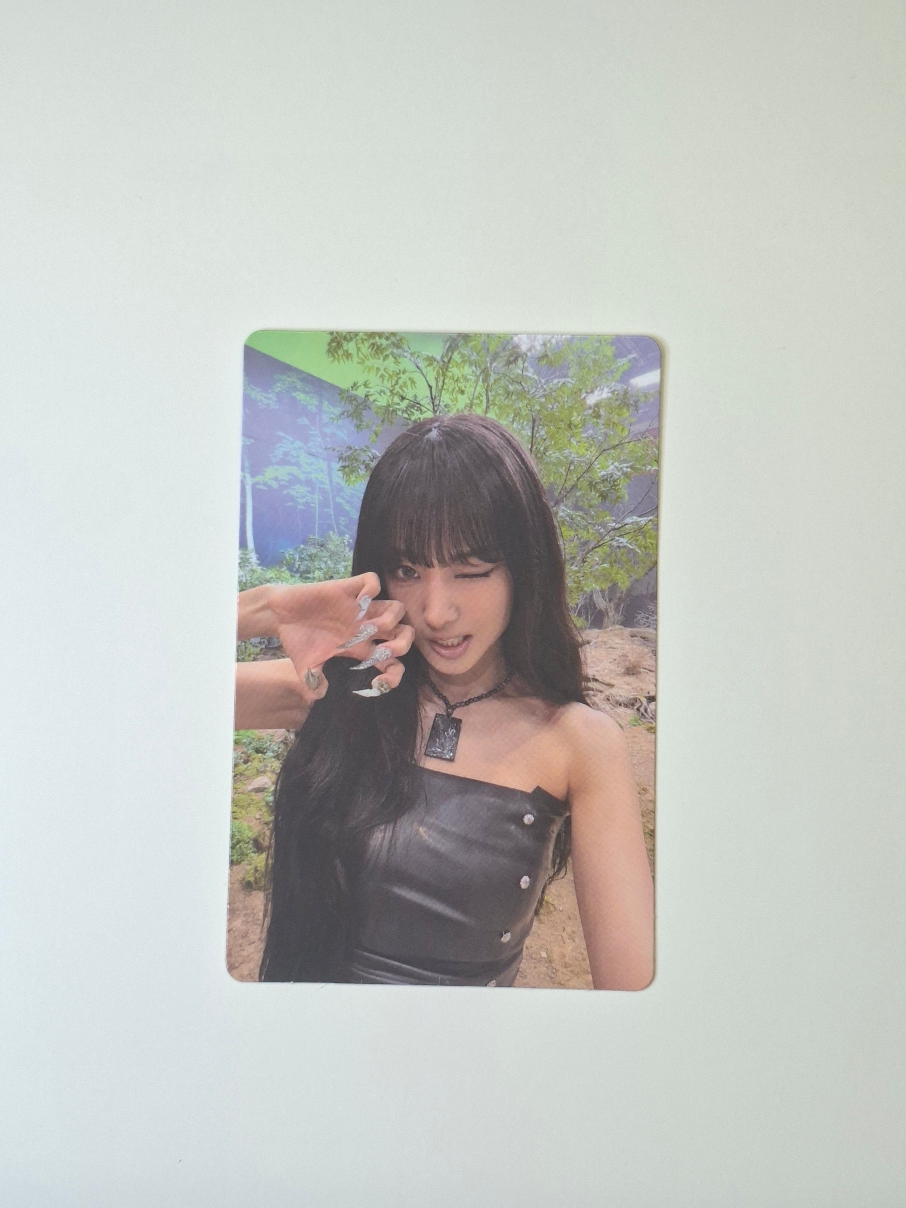 Meovv Bite Now Pop up Griptok Photocard