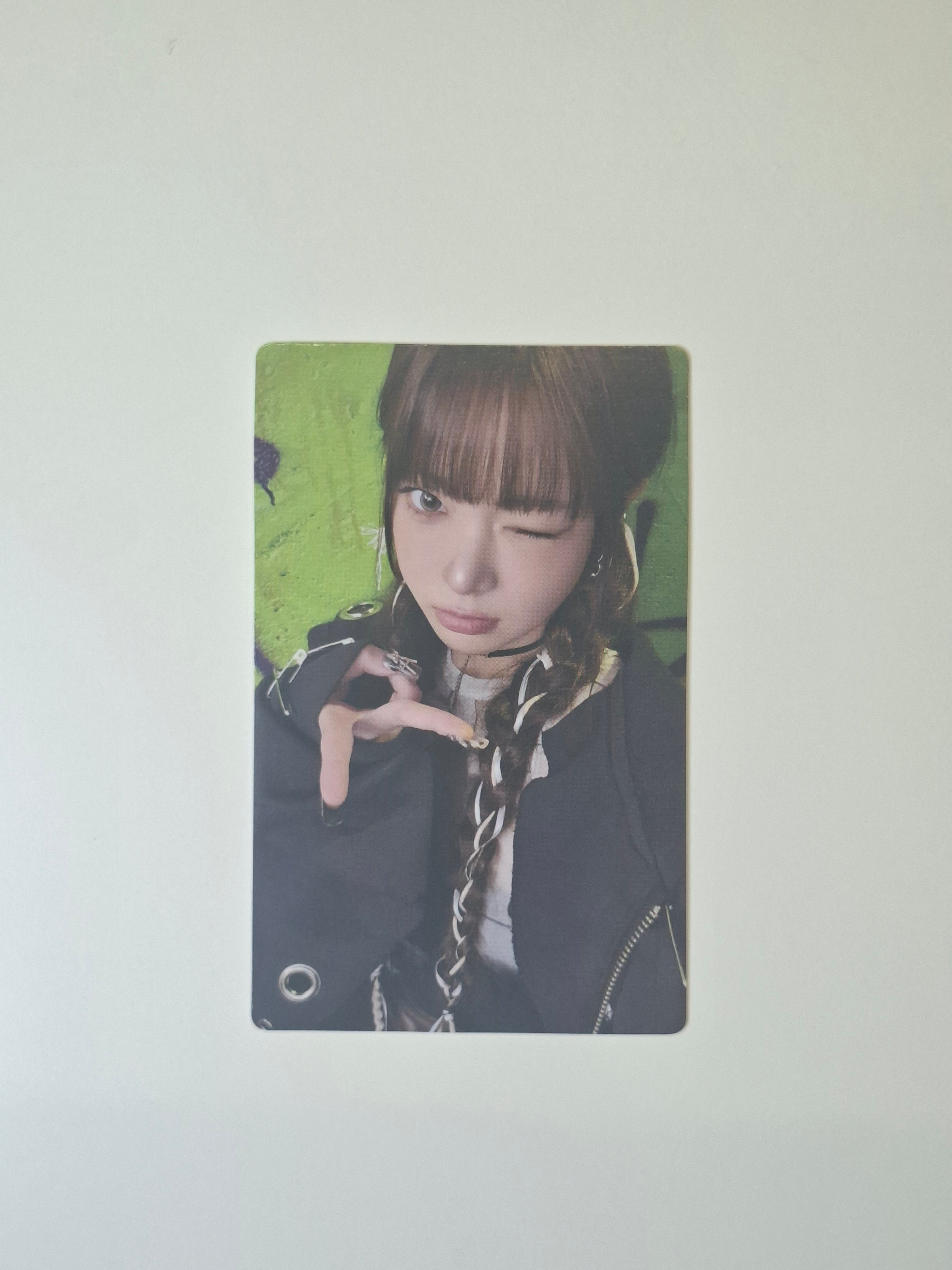 Lesserafim Different Album Photocard