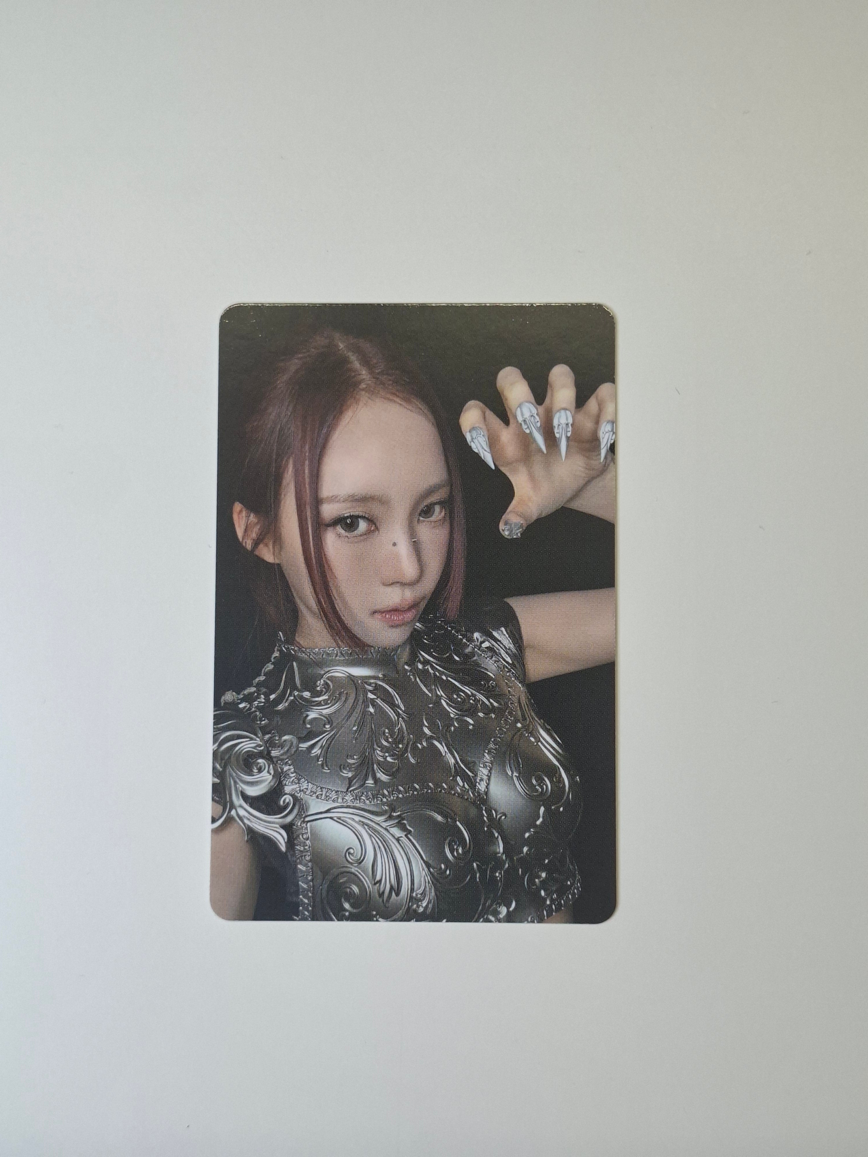 Meovv Bite Now Pop Up Bracelet Photocard