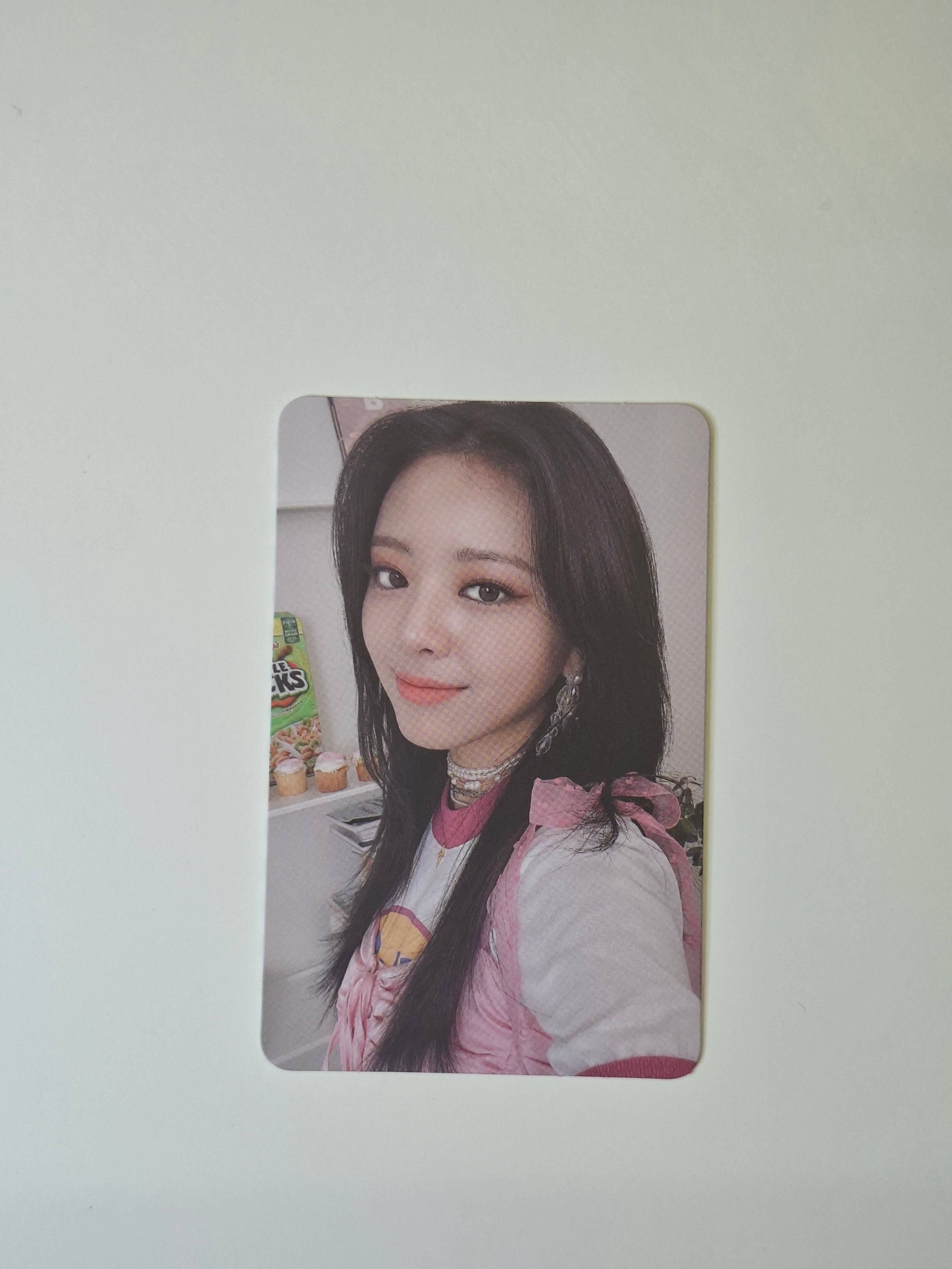 Itzy Crazy in Love Album Photocard
