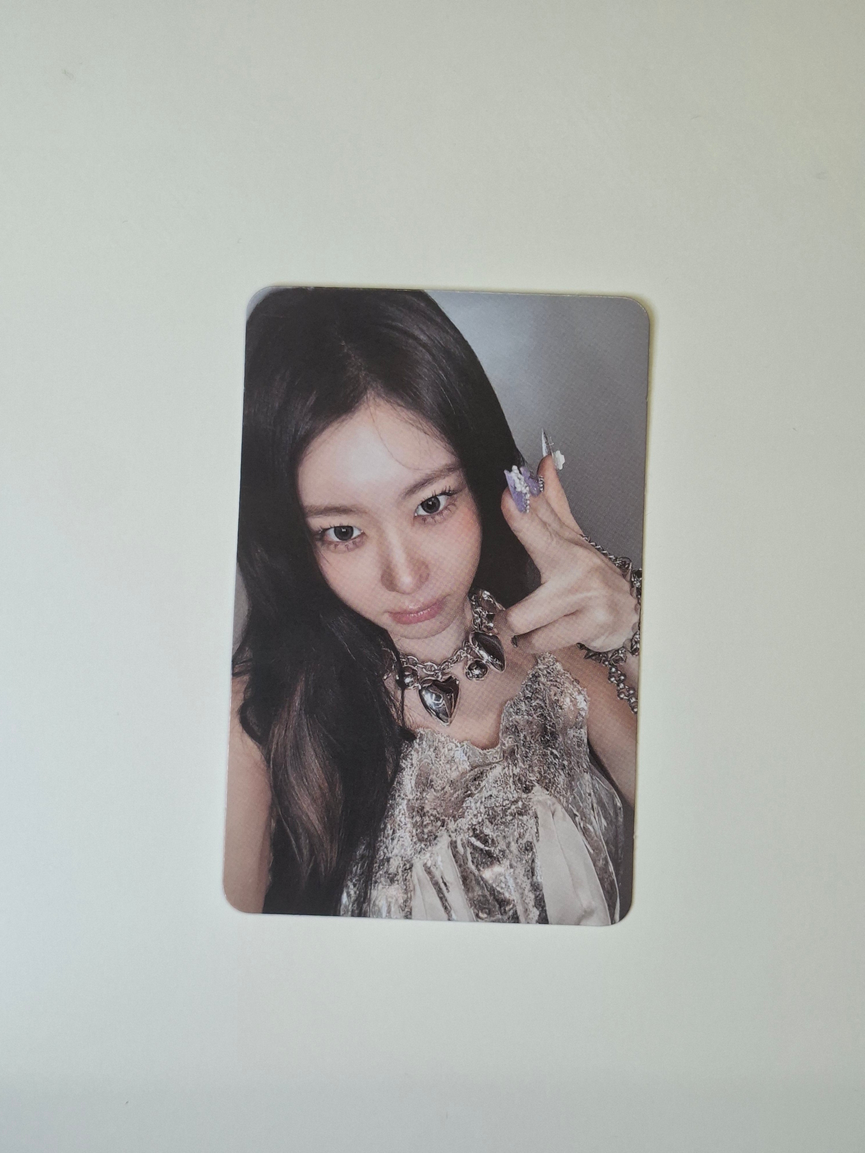 Itzy Tunnel Vision Photobook Album Photocard