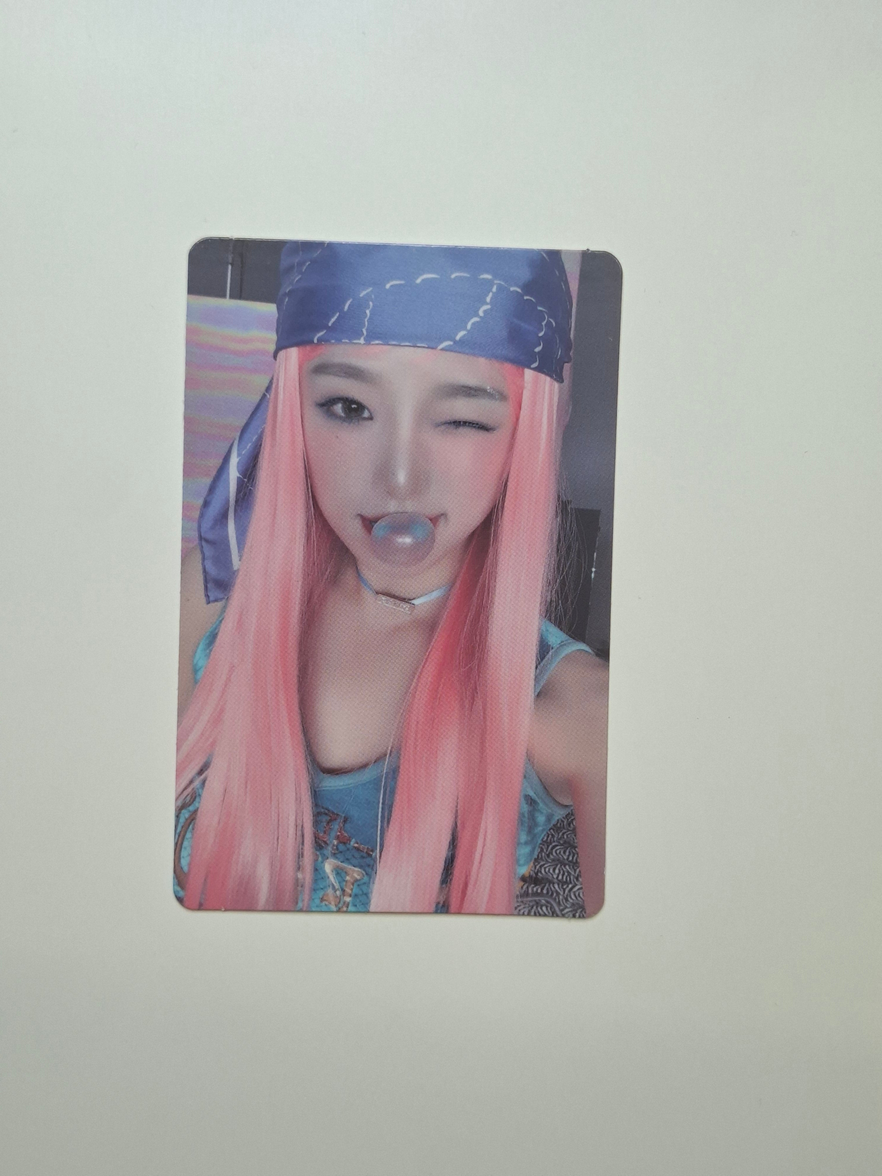 Yena Hate XX Album Photocard
