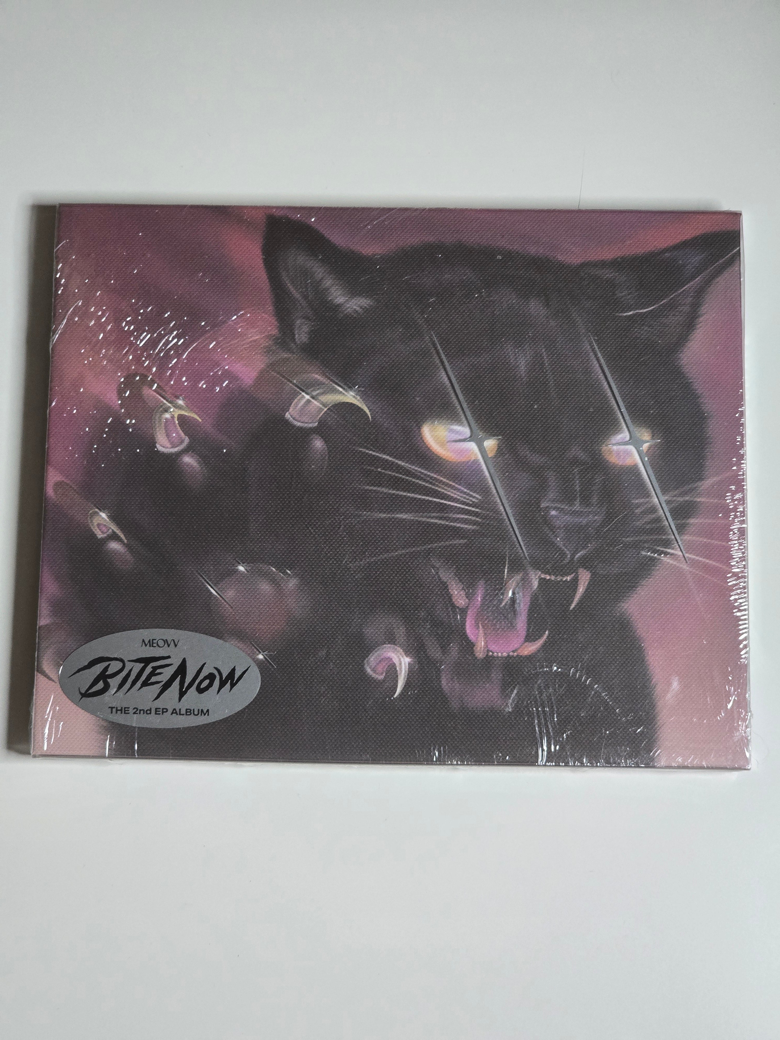 Meovv Bite Now Photobook Version