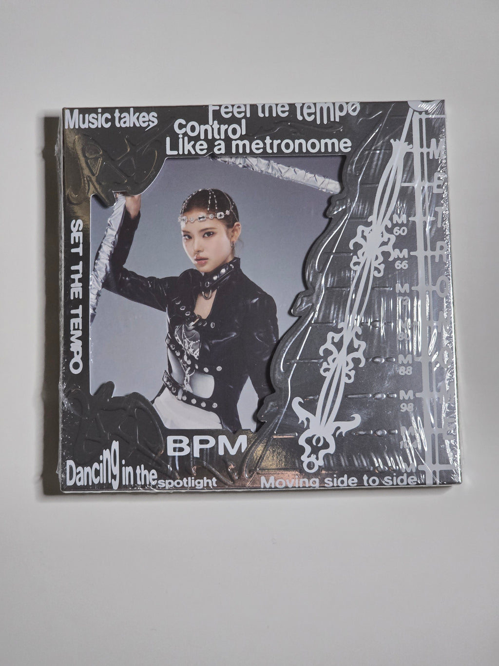 Izna Set The Tempo Postcard Version